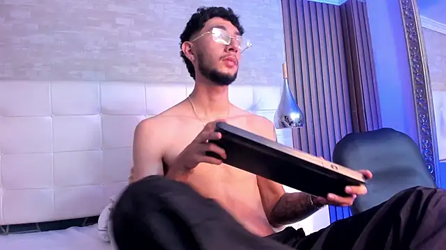 MatteoLaurent stripchat live cam model