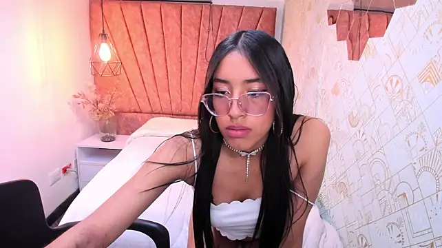 Gia_Evans__ stripchat live cam model
