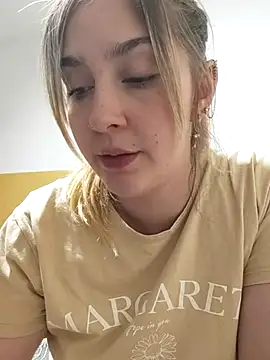 ayebran stripchat live cam model