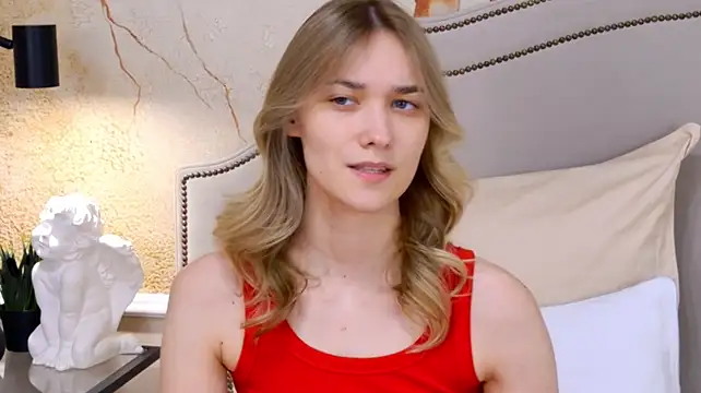 AmadaReine stripchat live cam model