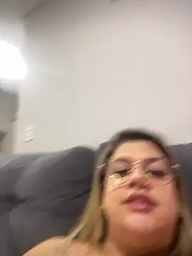 kahreal stripchat live cam model