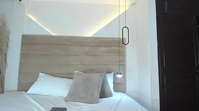 AteneaSweety stripchat live cam model