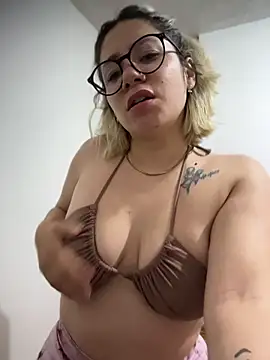 Noah_Tm stripchat live cam model