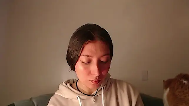 -Honeyy stripchat live cam model
