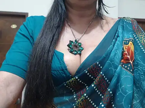 Maisa-130 stripchat live cam model