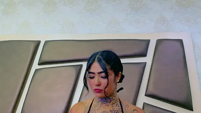 EmilieLake stripchat live cam model