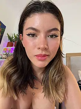 Your_Honeey stripchat live cam model
