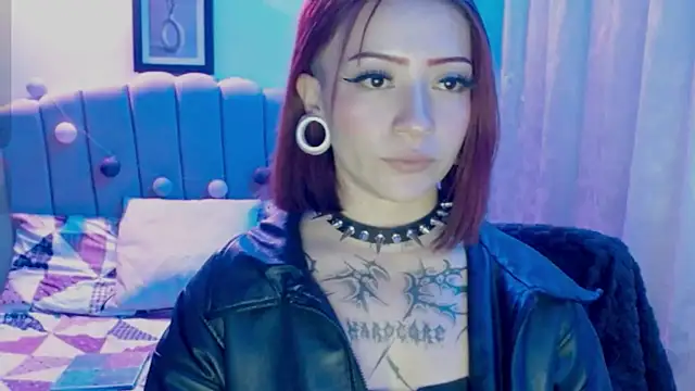 Victoria-Moon stripchat live cam model