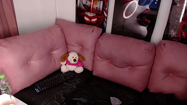 Miahotcs1 stripchat live cam model