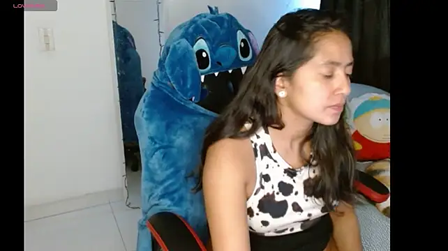 NovahPerotti stripchat live cam model