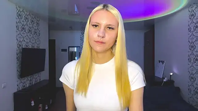 MildredGuckes stripchat live cam model
