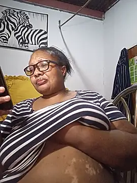 YELLOW_BONE stripchat live cam model