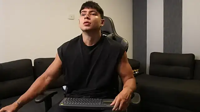 Bray_Kevin stripchat live cam model