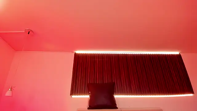 Samaanthaa_ stripchat live cam model