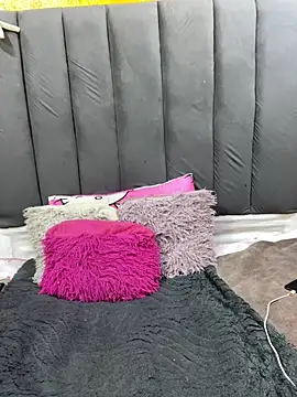 LonelyQueenxx25 stripchat live cam model