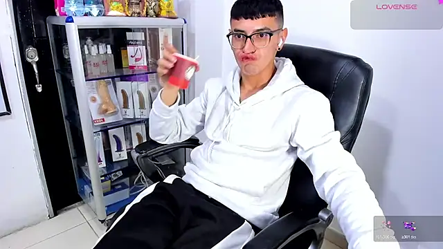 Alexx_bigcockk stripchat live cam model
