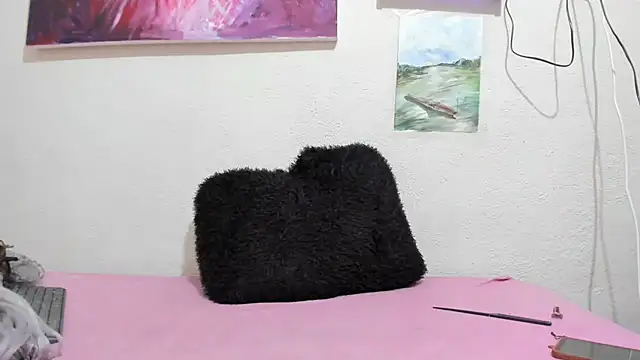 Kitten_Meowww stripchat live cam model
