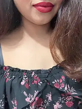Yours_riya11 stripchat live cam model