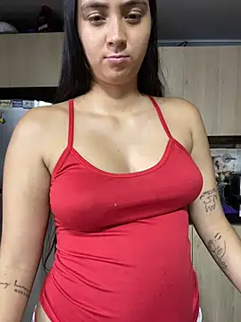 karlitagom stripchat live cam model