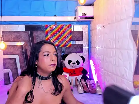 EmmyTorner stripchat live cam model