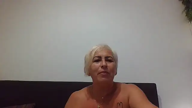 Pysymilf stripchat live cam model