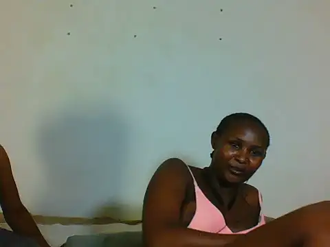 Brunette_blonde stripchat live cam model