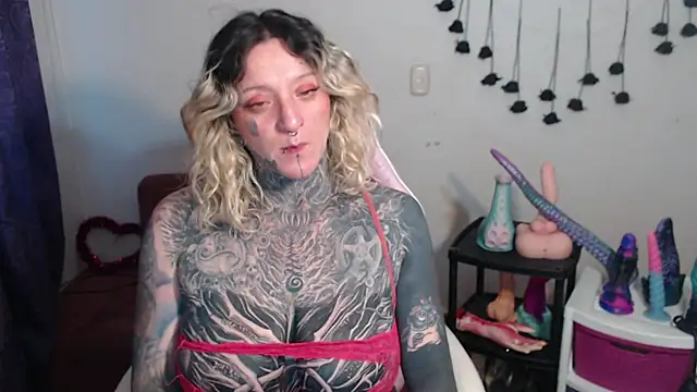 SLOPPYTITSS stripchat live cam model
