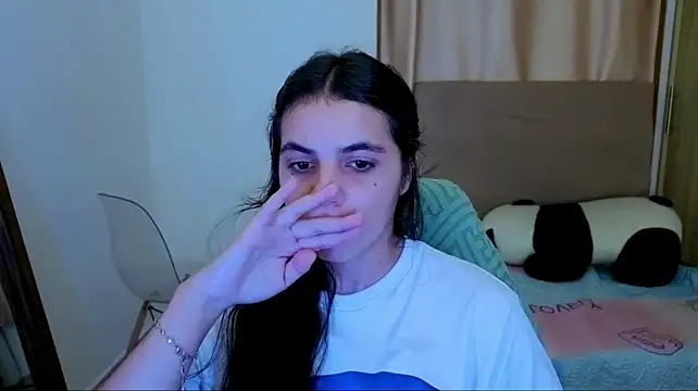 _elenna stripchat live cam model