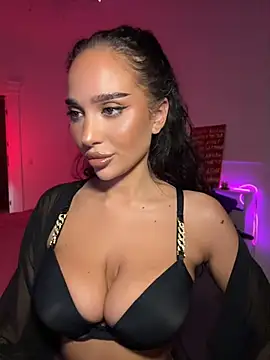 CardiSweetBaby stripchat live cam model
