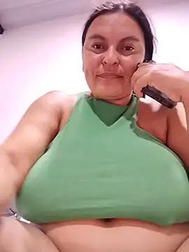 Horny-Mommy-Dirty stripchat live cam model