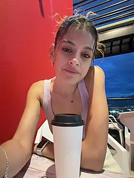 alana15 stripchat live cam model