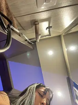 keilelewis stripchat live cam model