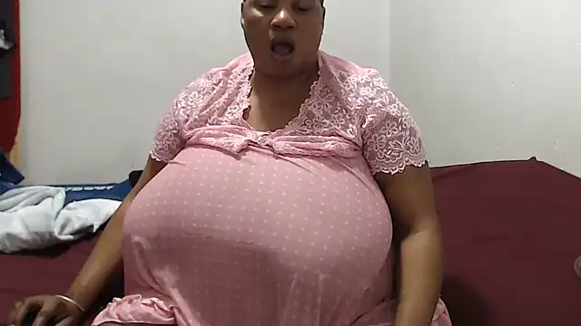Bustyslave48 stripchat live cam model