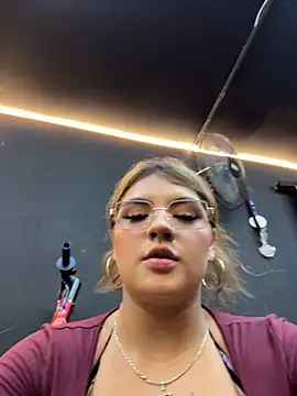 i_melissaa stripchat live cam model