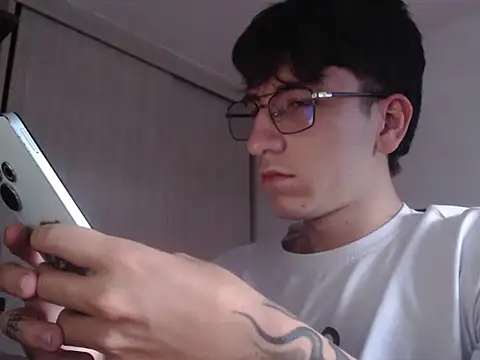 IfindSlav3 stripchat live cam model