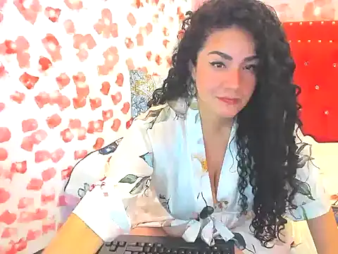 DolceIncanto stripchat live cam model