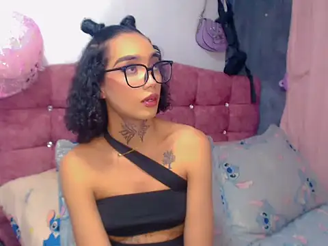 Dary_Bloom stripchat live cam model
