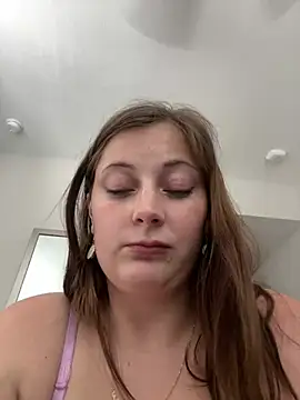 itsminavibe stripchat live cam model