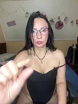 ValeriaVixen stripchat live cam model
