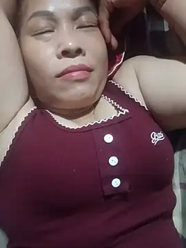 -Luni- stripchat live cam model