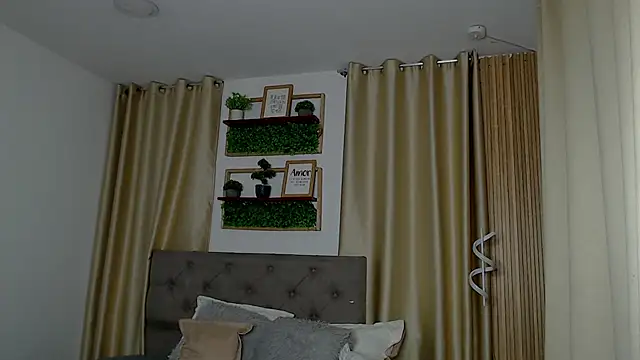 Khalia_ stripchat live cam model