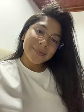 LinnaGardenia stripchat live cam model
