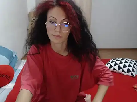 Emmatoo stripchat live cam model