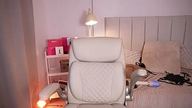 Sara_albrecht stripchat live cam model