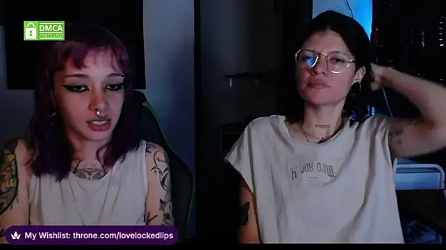lovelockedlips stripchat live cam model