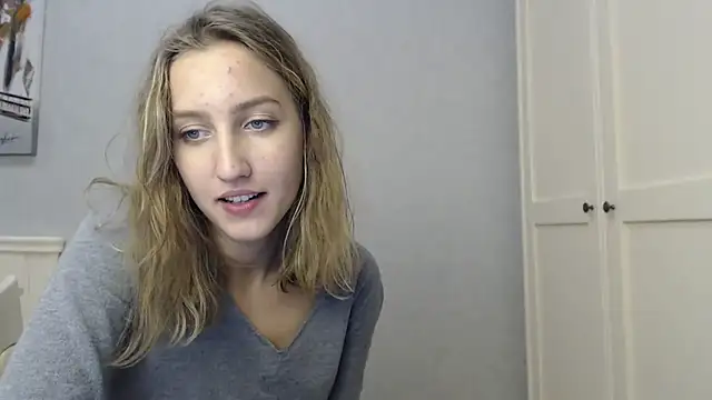 retordo stripchat live cam model