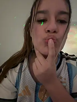 LatinaFuegoX stripchat live cam model
