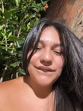 Emily_Gomezz stripchat live cam model