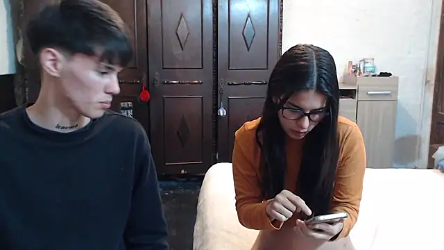 Brilenn stripchat live cam model