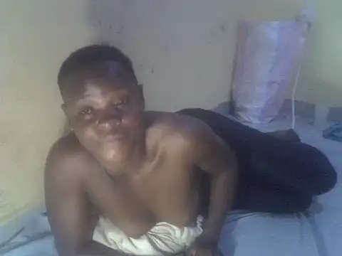 BUBBLY-QWEEN stripchat live cam model